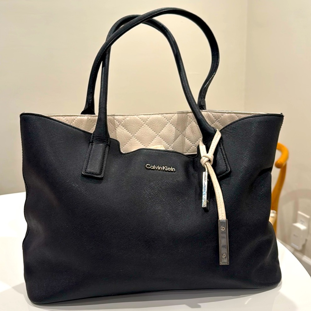 CALVIN KLEIN two tone purse